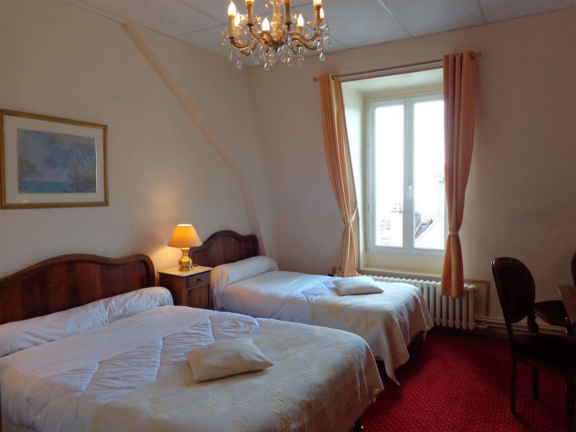 Hotel Continental Evian-les-Bains Exterior photo