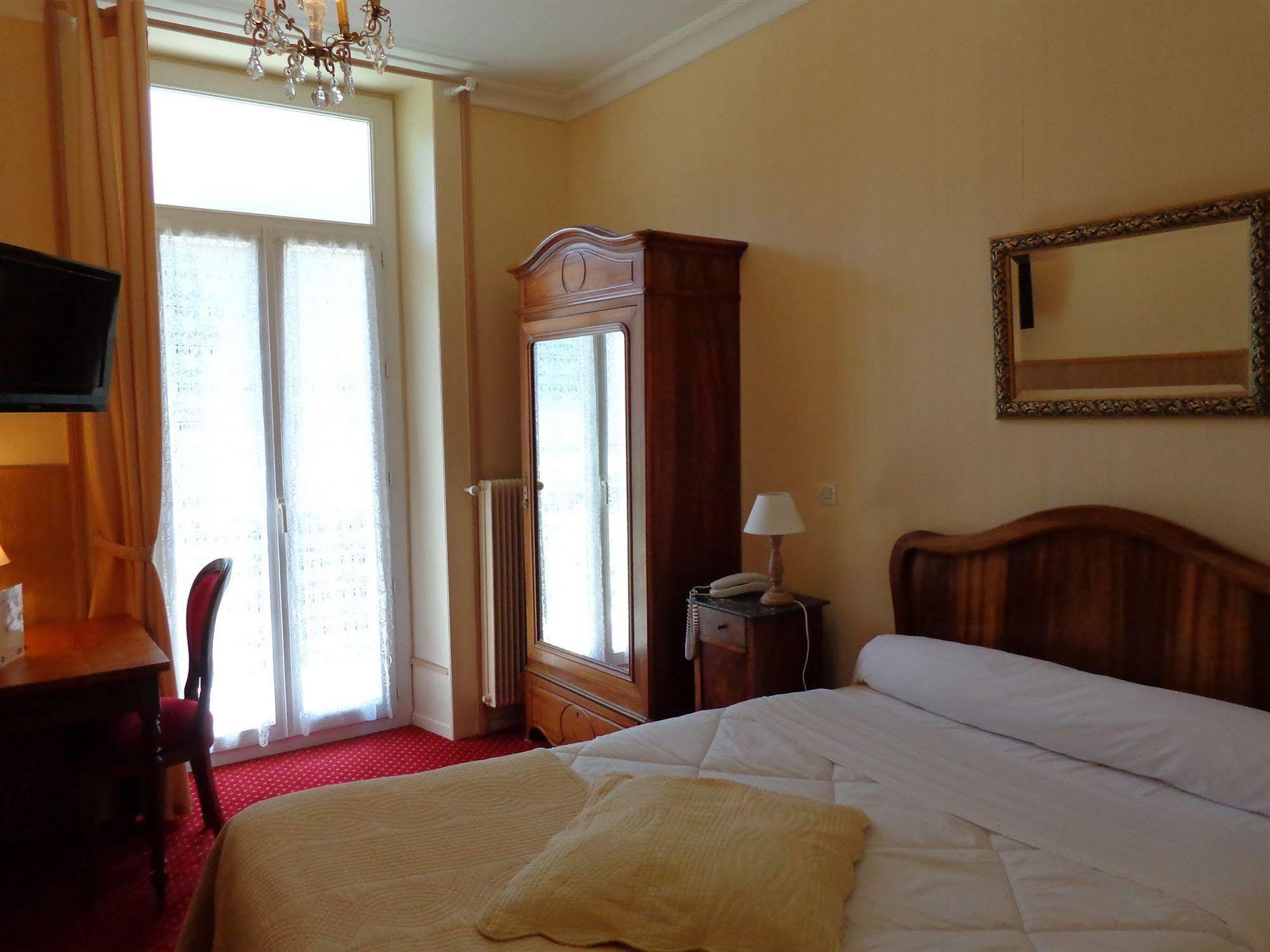 Hotel Continental Evian-les-Bains Exterior photo