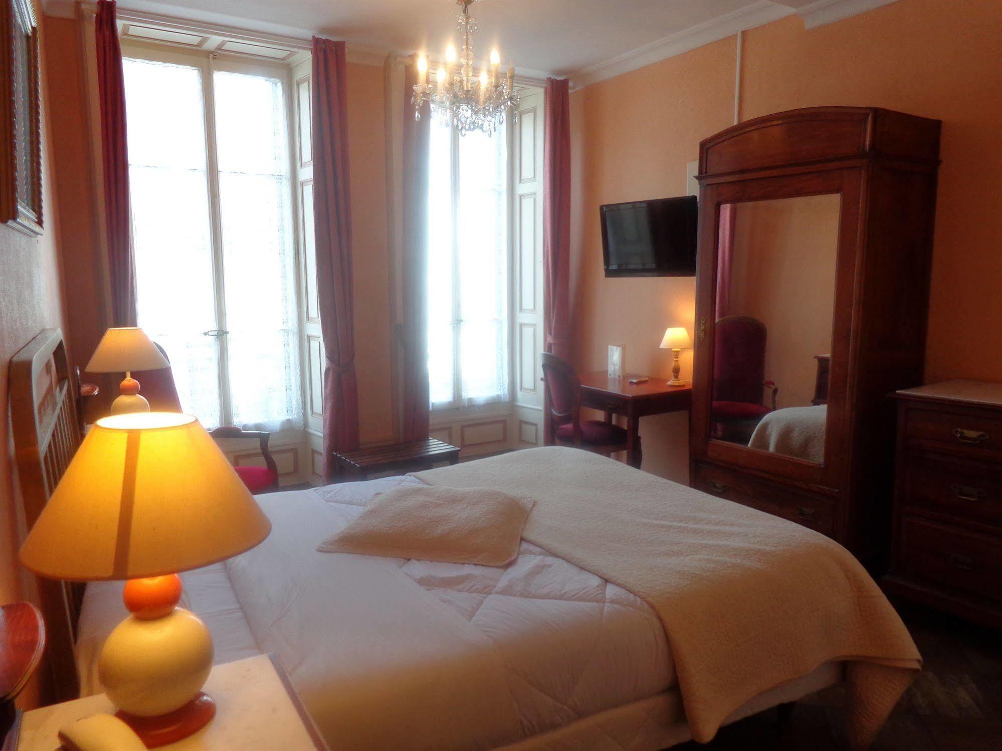 Hotel Continental Evian-les-Bains Exterior photo